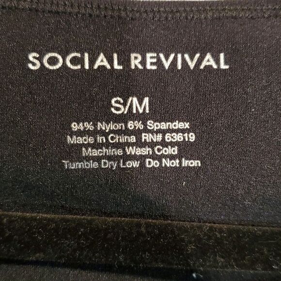 Social Revival seamless tie side black crop top size S NWT - Picture 5 of 7